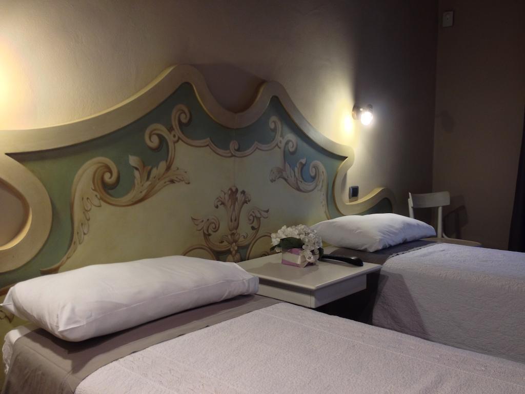 Corte Breda, Agriturismo Bed&Breakfast Chiari Pokoj fotografie