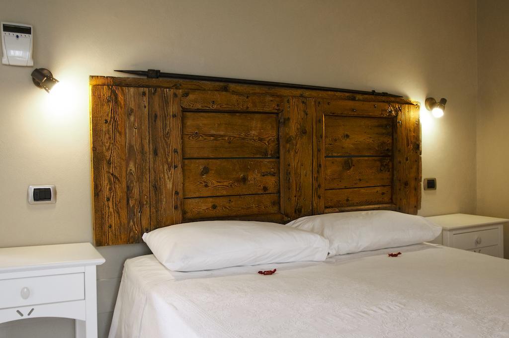 Corte Breda, Agriturismo Bed&Breakfast Chiari Pokoj fotografie